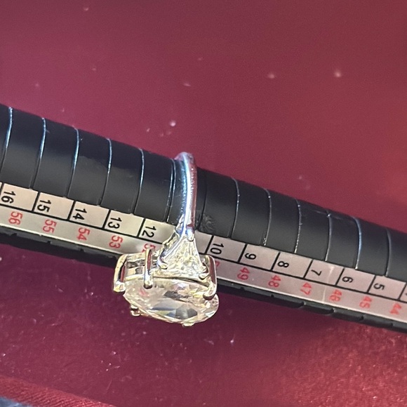 Radiant Blue Sapphire Silver Ring with Intricate Detailing - Picture 7 of 9